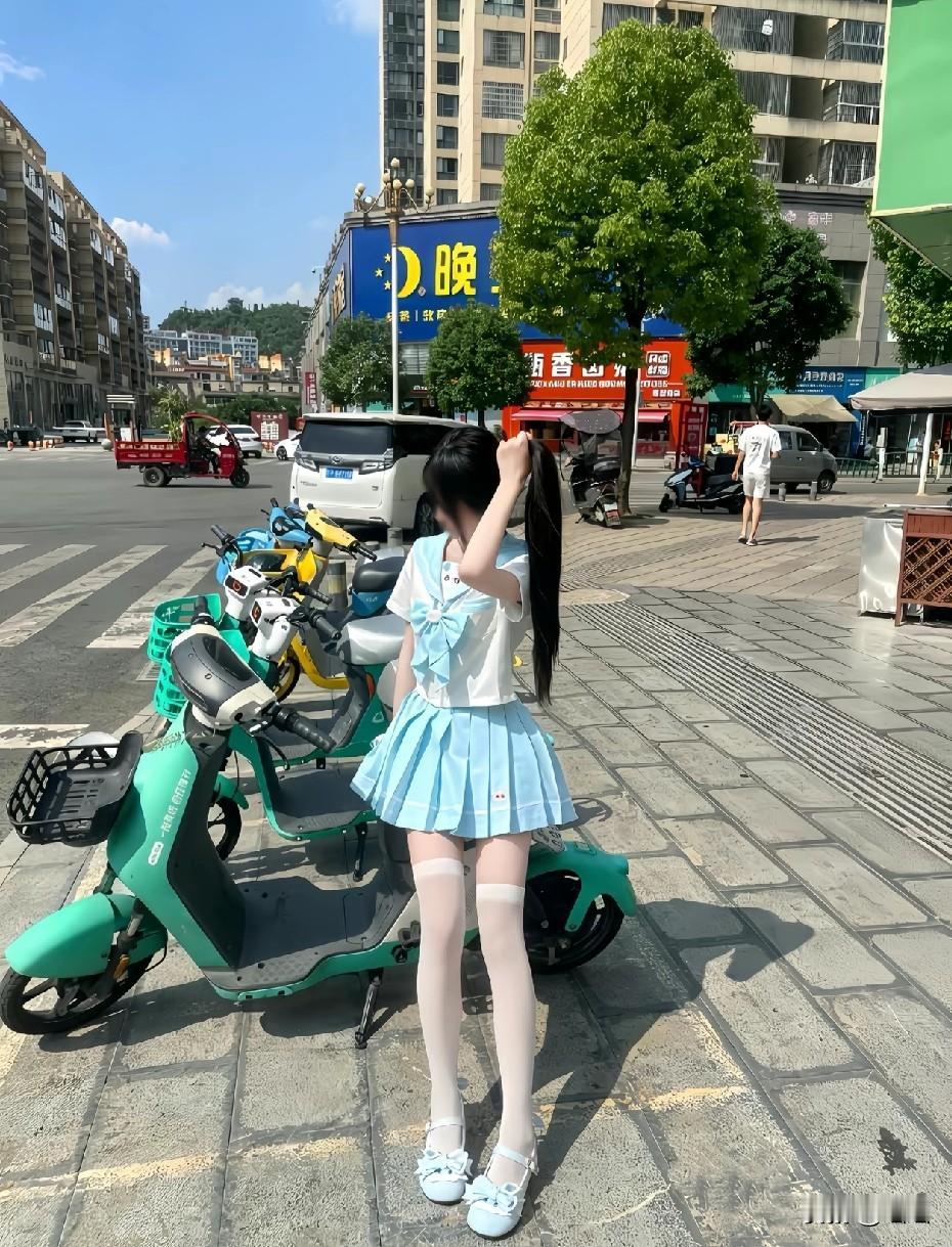 原来这个是叫水手服啊,还以为是jk