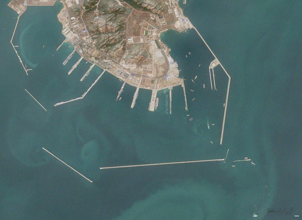 外网上的福建舰福建舰