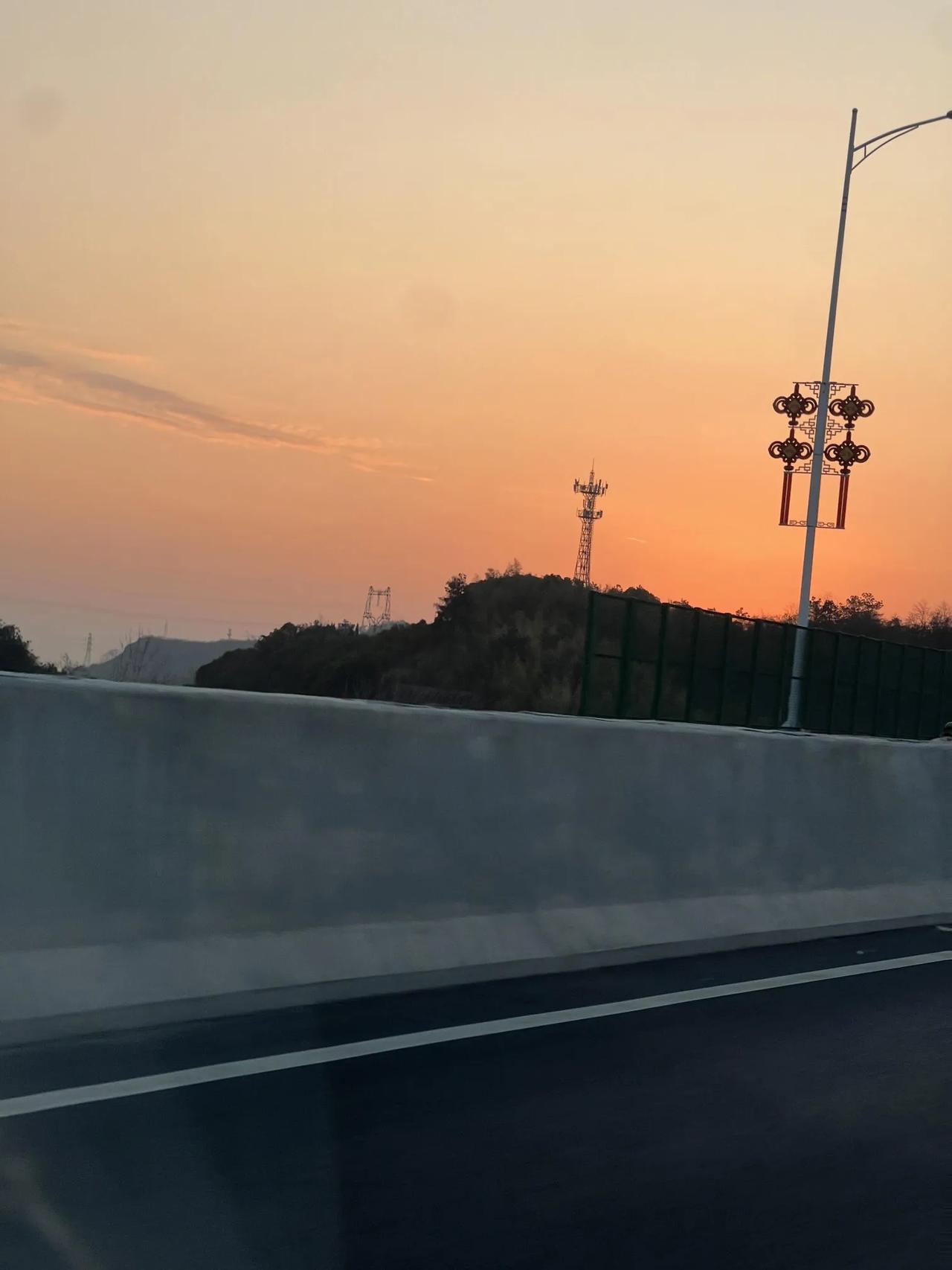 妈妈被骗了三十多万，34万这对于一个普通的家庭不是一个小数目，其中有20多万是向