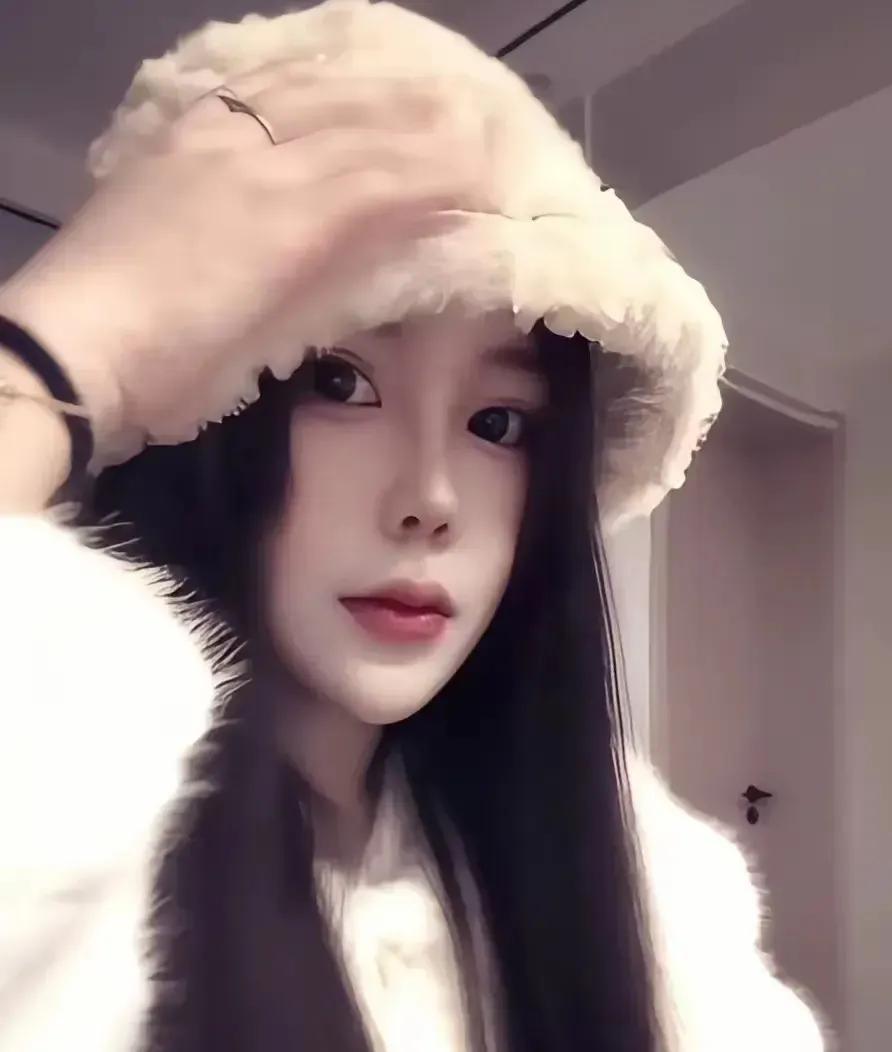 看动图，事故发生就几秒钟。陕西的姑娘在湖北江门工作，哥哥第二天下午才收到妹妹的噩