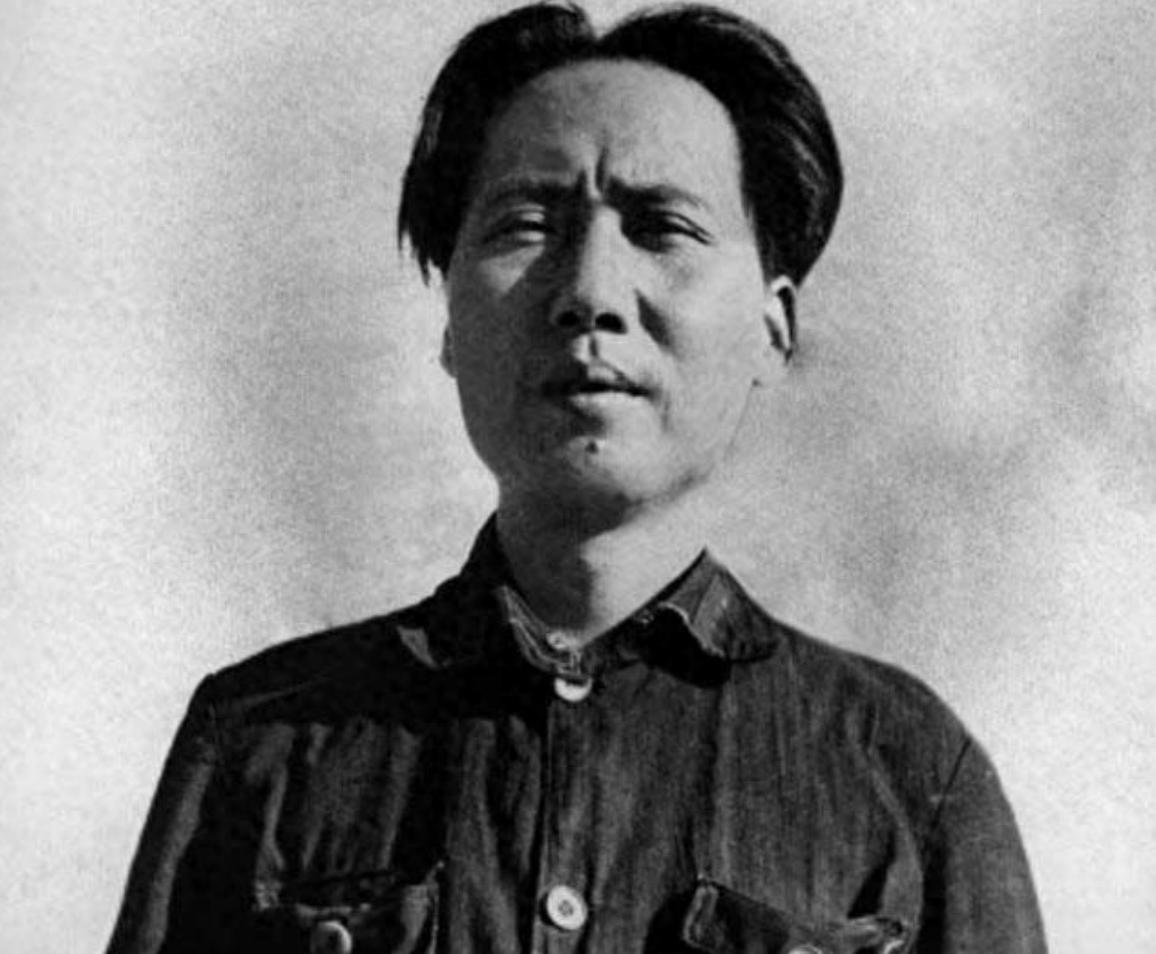 李德与毛主席不和，但是在关键时刻，却救了毛主席一命“1936年10月，行至四川