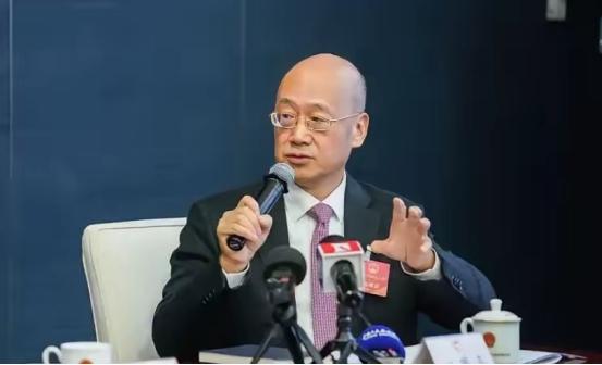 上海两会给网约车抽成开出了“最大罚单”。 2026年上海两会上，一份关于网约