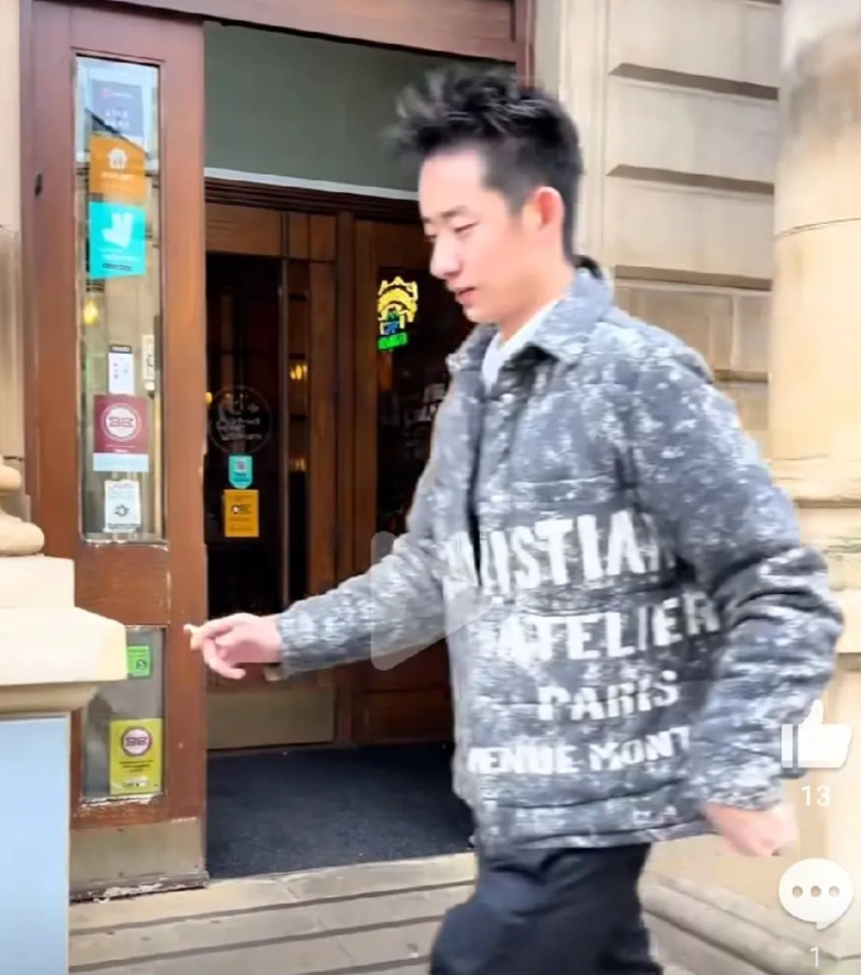 要是比赛的时候能抽烟，吴宜泽早赢了。据说此次世锦赛局间休息，吴宜泽老跑出去抽烟，
