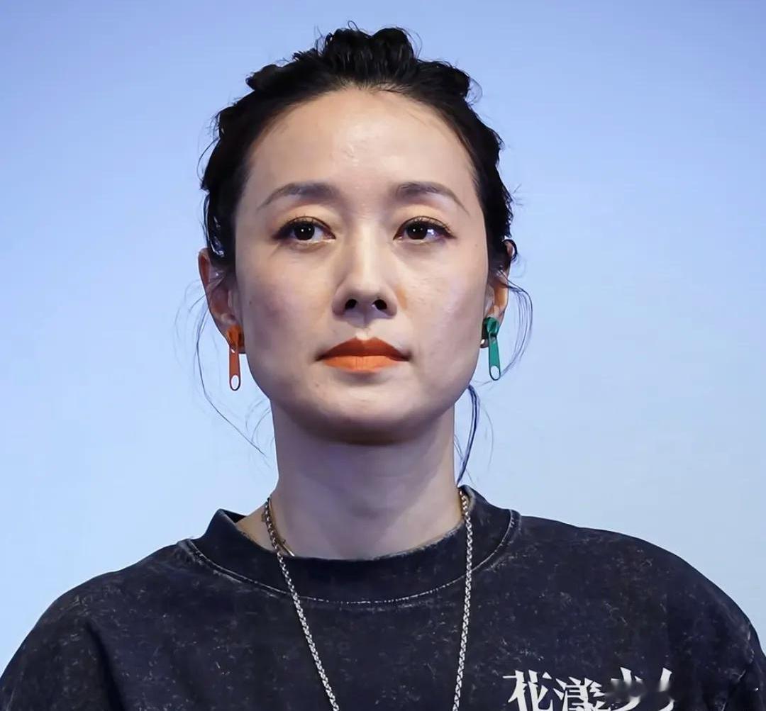 电影路演中马伊琍讨论到她跟女儿的现状，真的给所有女人都提了个醒。那就是，哪怕你再