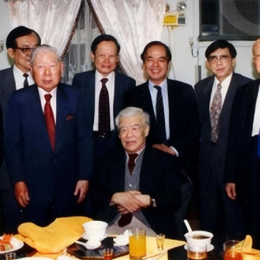 1997年，杨振宁和李政道参加恩师吴大猷90岁大寿，一张罕见的留影，他们都面带微