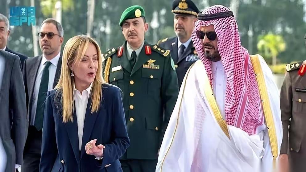 意大利总理梅洛尼在专机起飞前，自家情报部门还在苦劝：“别去，那片冲突区域太危险了