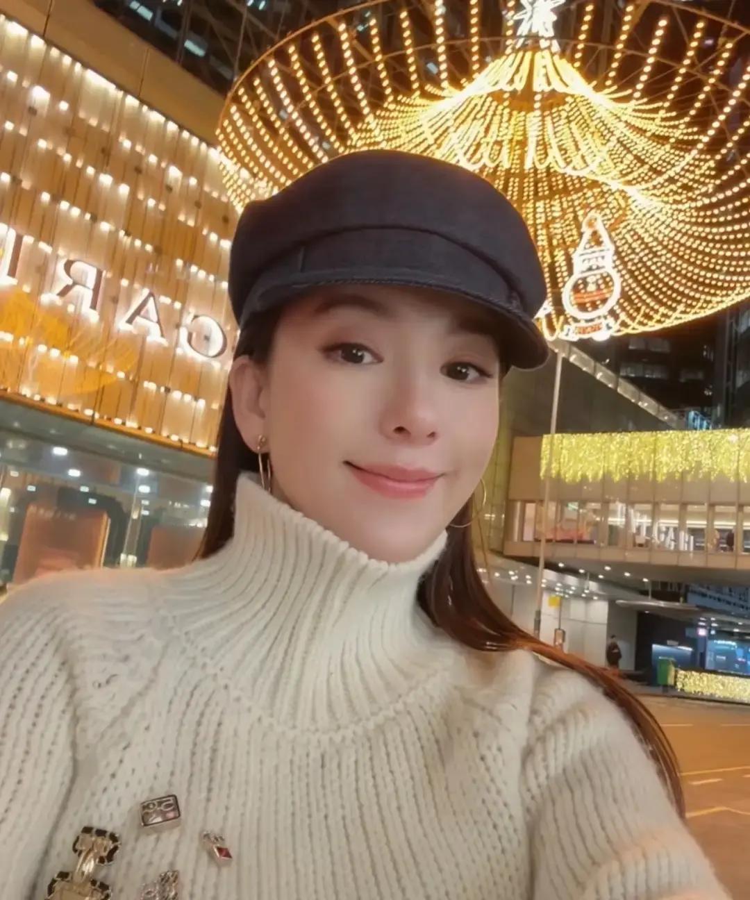 方媛产后状态刷屏，但你们都猜错了原因。不是天价月子中心。郭富城暂缓演