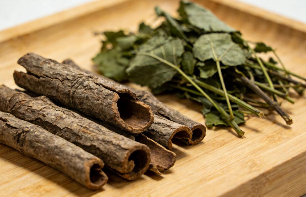9种不起眼的中成药，便宜又实用，家里可以备着点1、说话口气重、胃里像有火—