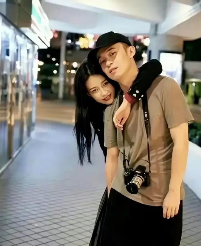董子健很大概率，​就是孙怡这短短的一生中，遇到的最大方的男人了。9月28日，平遥国际电影展，孙怡凭《