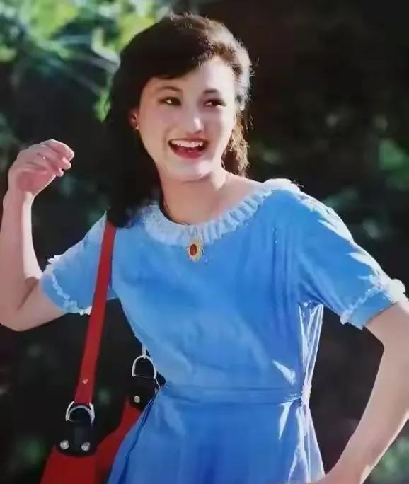林芳兵太美啦！一双迷人的眼睛给人一种独特的美感！林芳兵是一位十足的美人胚子。