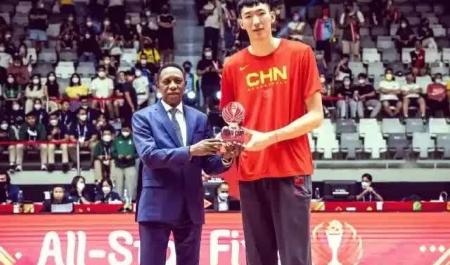 周琦做梦都没想到，这次亚洲杯中国男篮能杀进决赛，估计他心里后悔死了！郭士