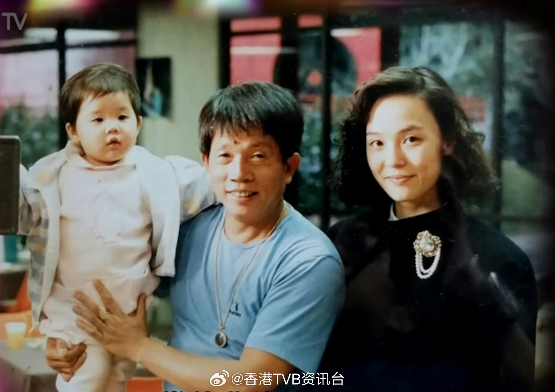 翁静晶“后悔嫁刘家良”真相为爱断送事业：选择轰轰烈烈的爱情翁静晶的网台节目《危