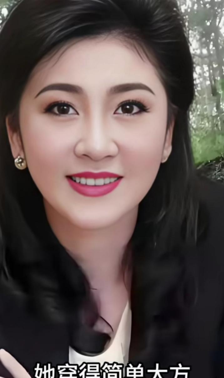 她是全世界男人都高攀不起的女人，美貌与才华并存的女神