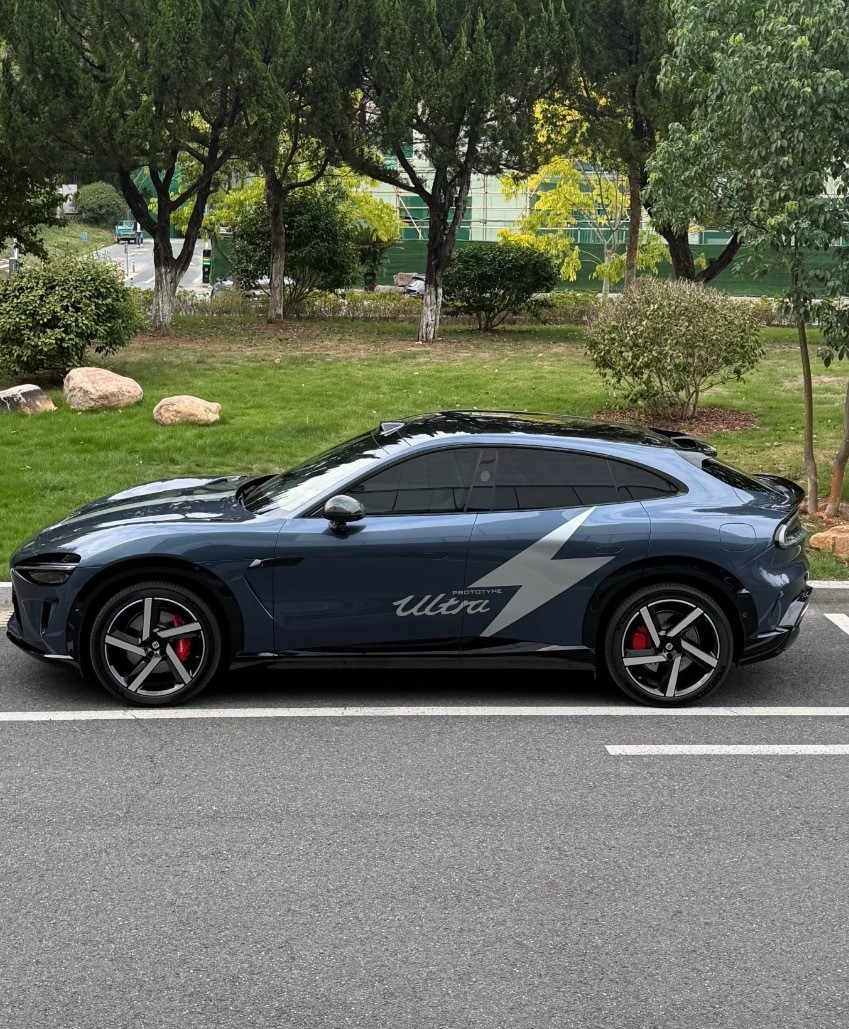 小米YU7全网首拆一句话总结就是：哪怕二胎家庭也可以闭眼冲！回到车本身，用料绝不