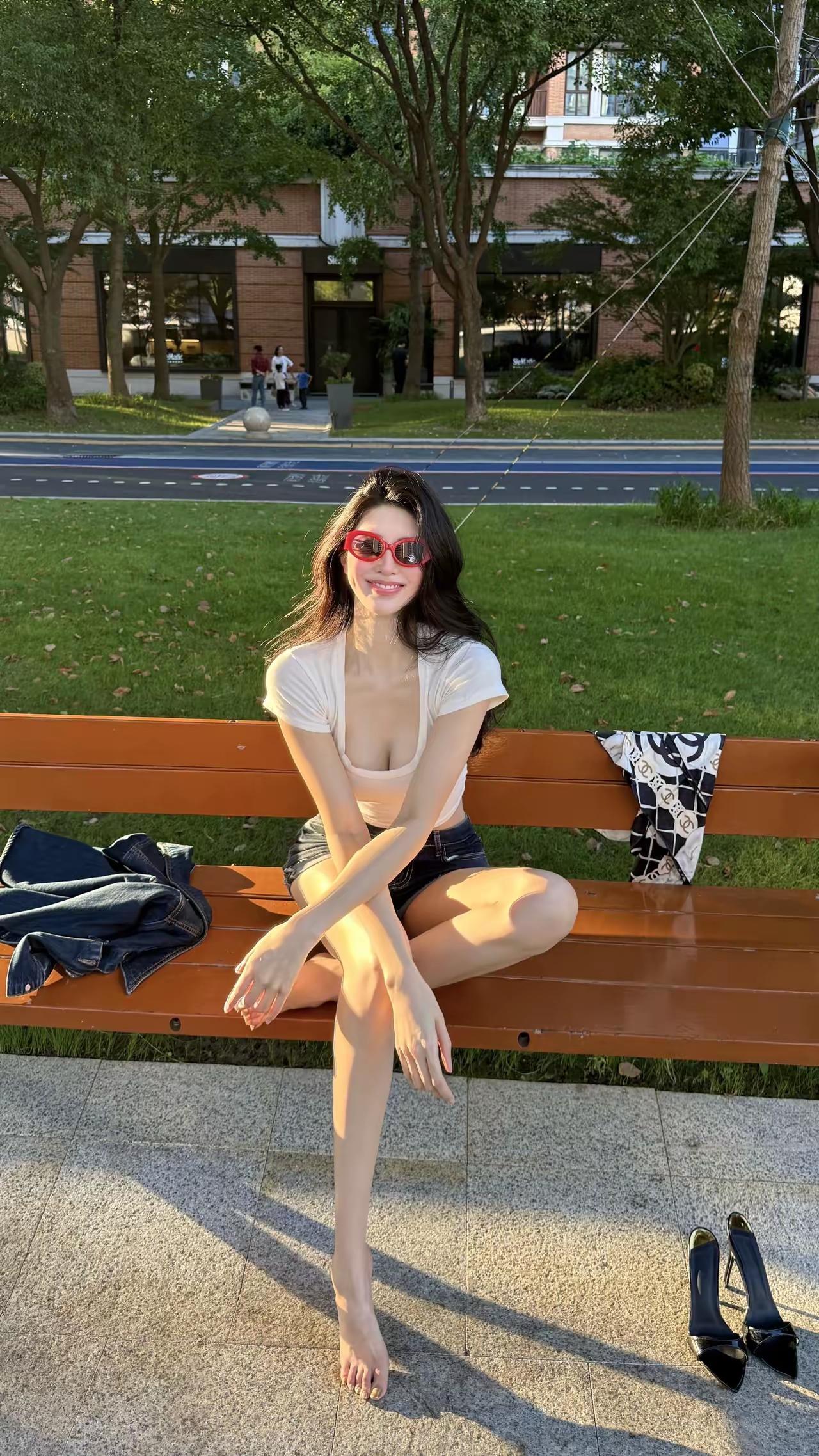 看我是美女吗？