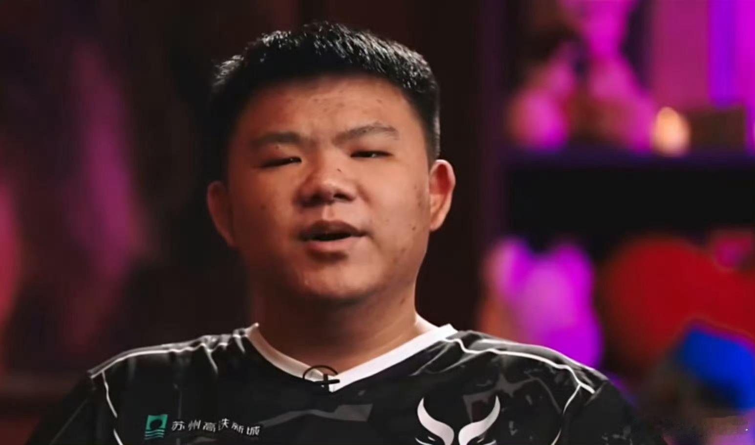 Xinq：只能说很多国外队找我，这个倒是真的，但是我学了两天英语我感觉有点搞，我