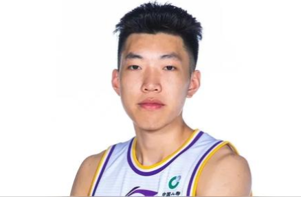 看了几场男篮热身赛！觉得既没能力，心眼又小的球员就是廖三宁！昨晚Vs波黑二番