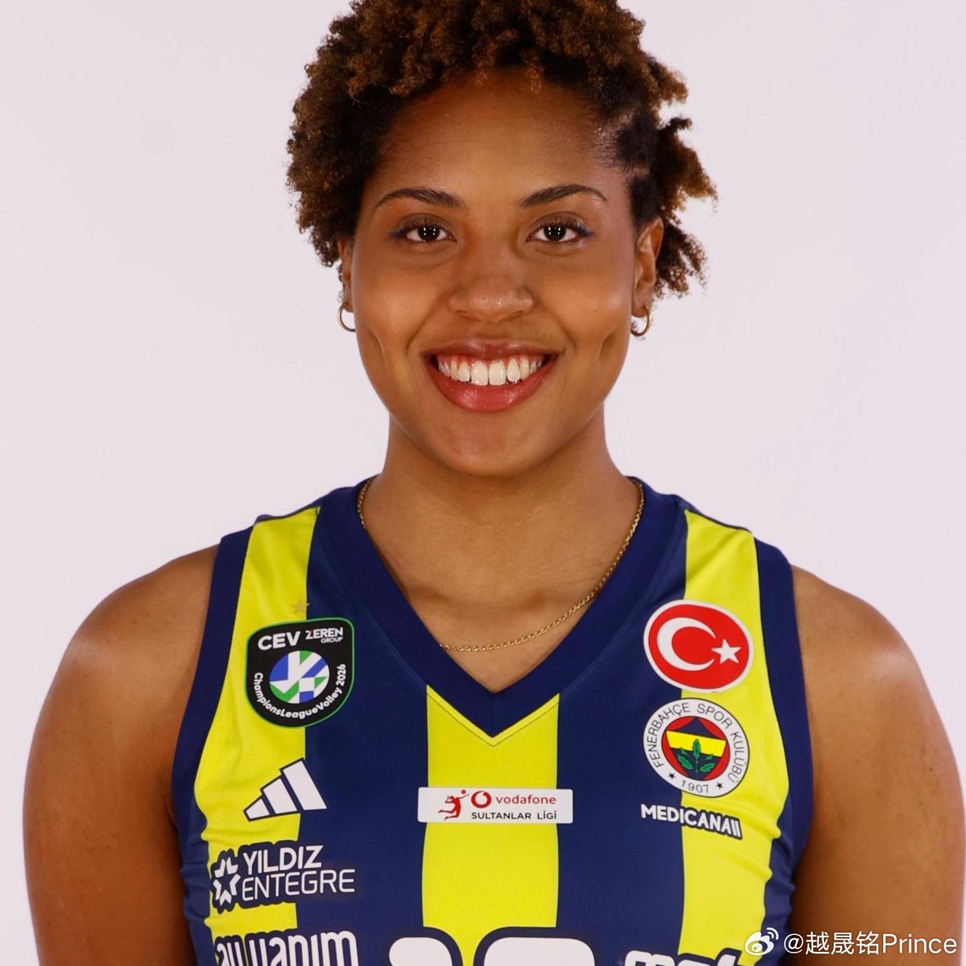 排球🟣据传闻，米兰俱乐部拒绝了费内巴切提出的涉及安娜·克里斯蒂娜（Ana