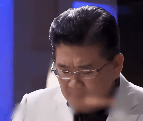 著名主持人曹可凡官宣喜讯，评论区却一片骂声，他到底得罪了谁？ 最近曹可凡当上