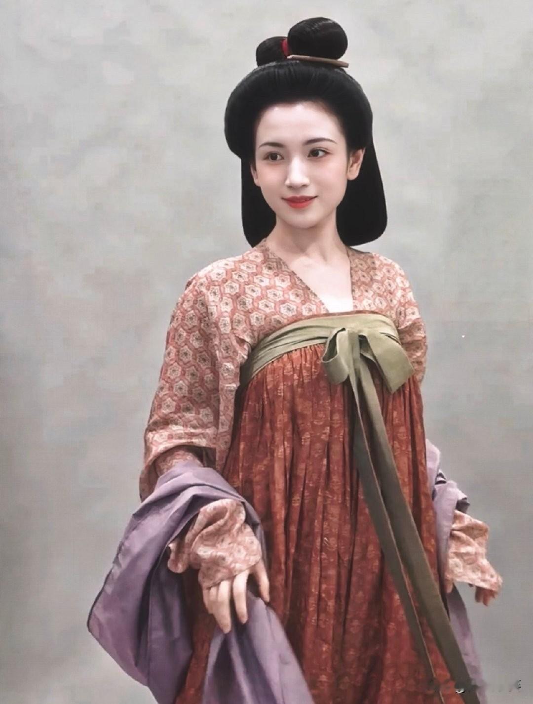 戴露娃在《长安的荔枝》里面演的居然是岳云鹏的姐姐，颜值差好多，这是基因突变了吧[