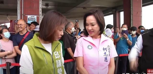 蓝营政治人在调整论述，开始向郑丽文聚焦，风向变了！一场秋祭，引发党内动荡。民进党