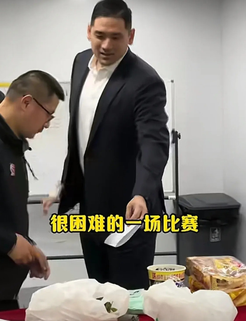 这<em>吉林东北虎</em>究竟谁是教练呀！昨晚，<em>吉林东北虎</em>在主场，战胜山东高速后。主教练钟诚回