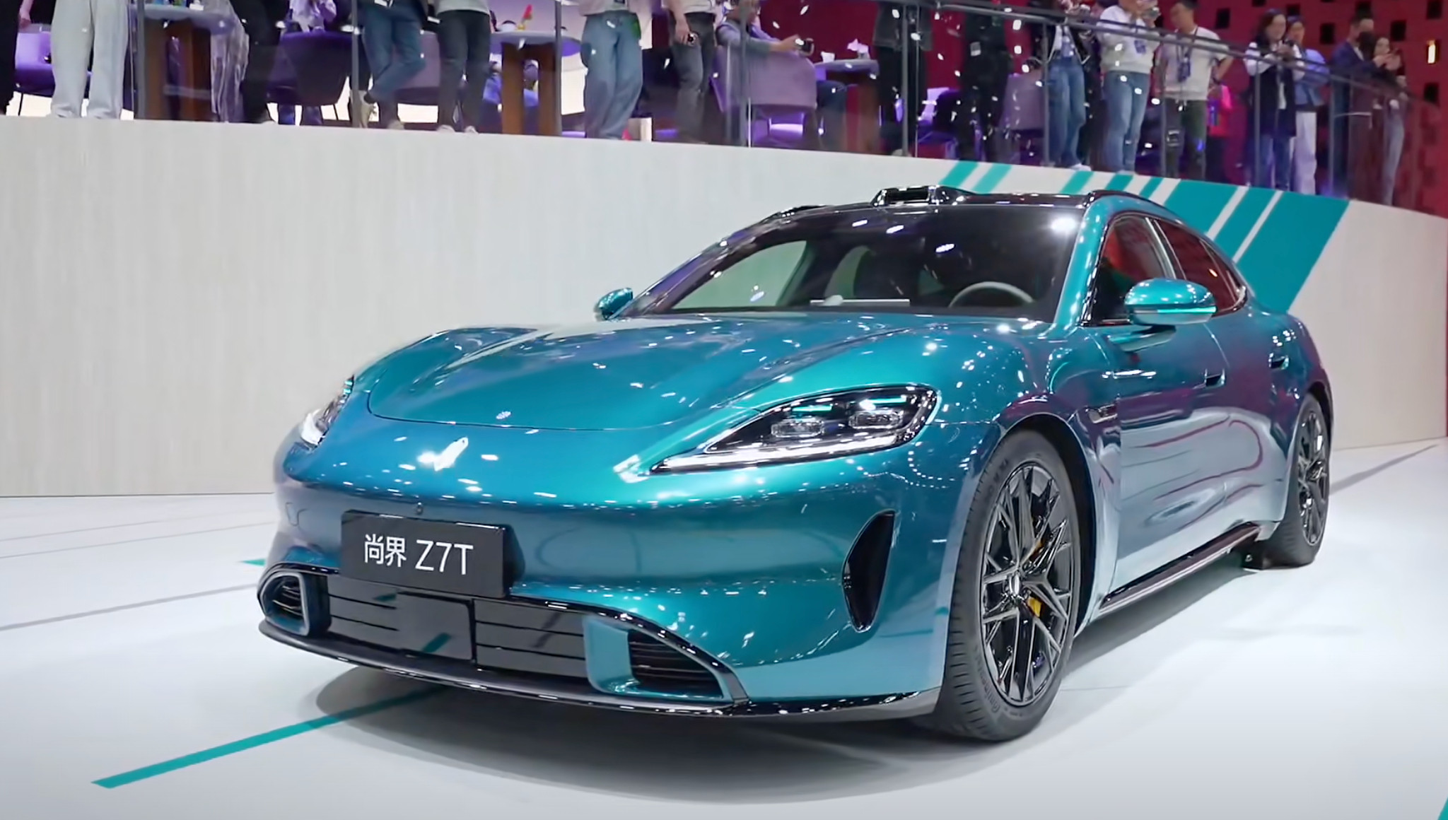 尚界Z7大定女性用户接近一半今天看到一组有意思的数据：尚界Z7大定用户中，女性占