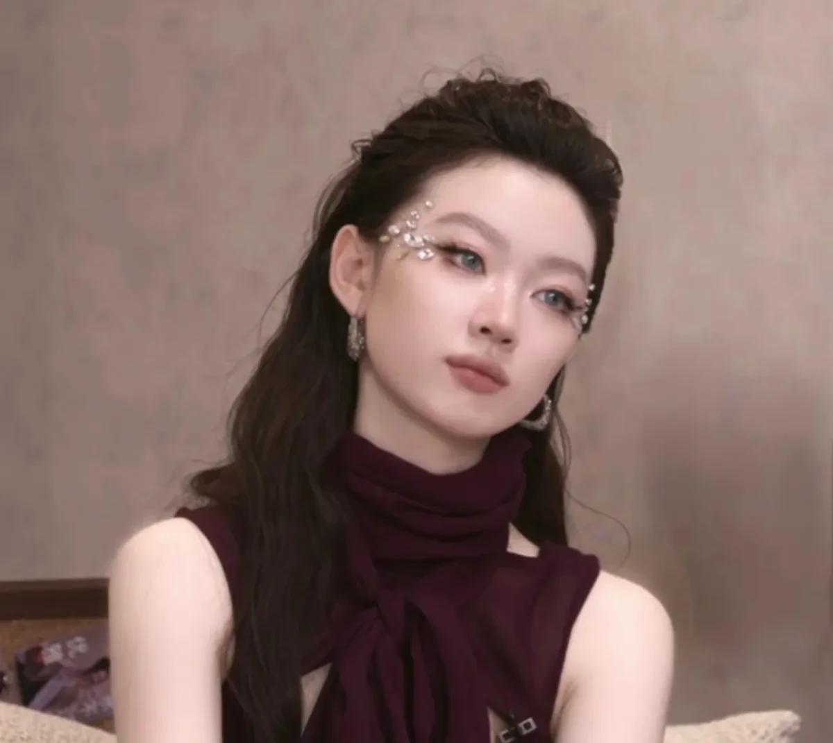 看完《歌手》我真的有点同情单依纯了！本以为这次拿了第二名可以证明她的实力真是