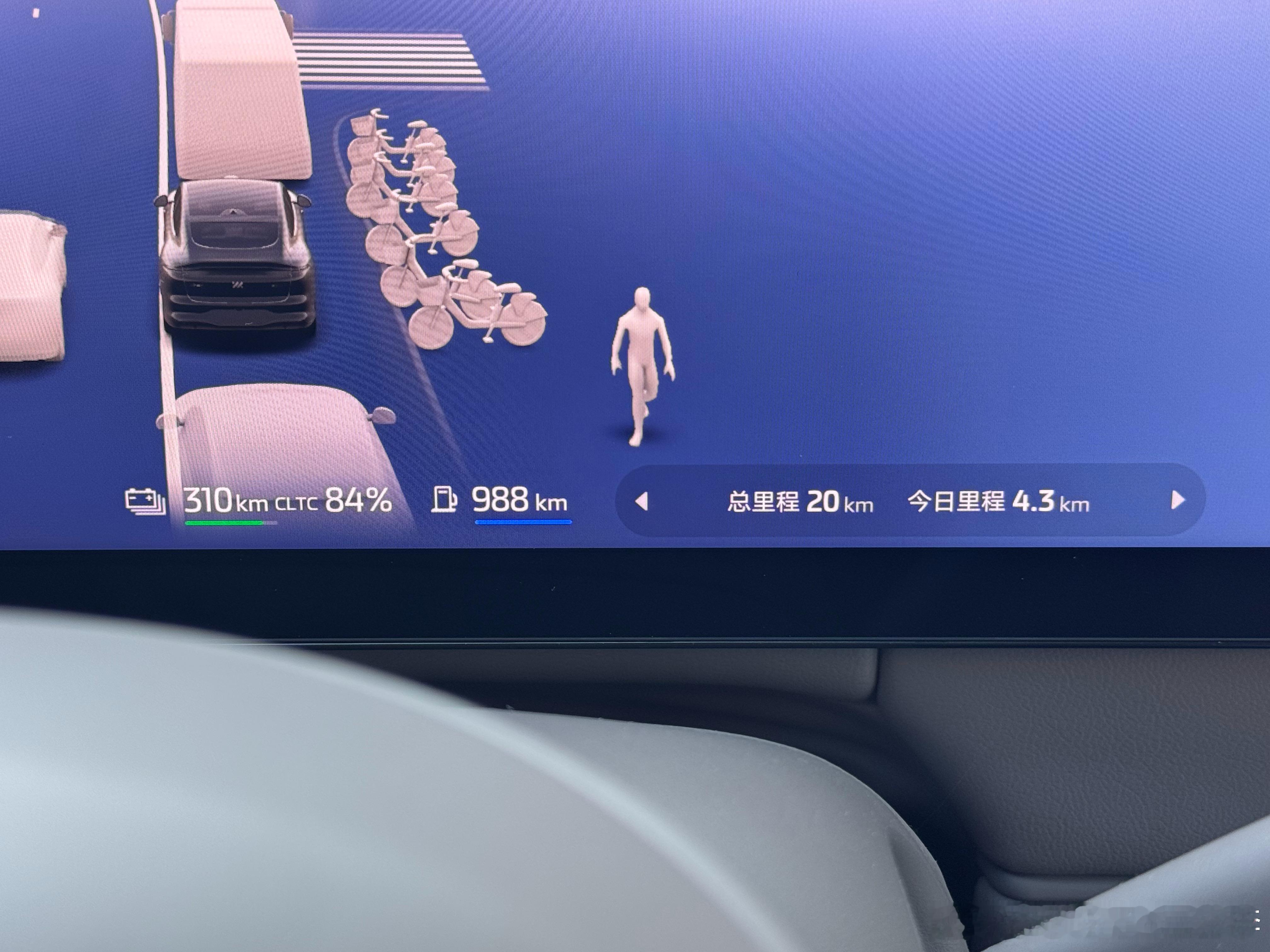 突破三公里！！！！！目前完好！！智己圆形方向盘上大分！！！！续航焦虑不存在的！！