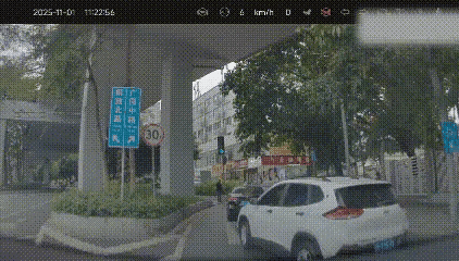 11月1日，广州某高架桥下（友友们请仔细看视频）。有网友发出一段视频，一阿三哥