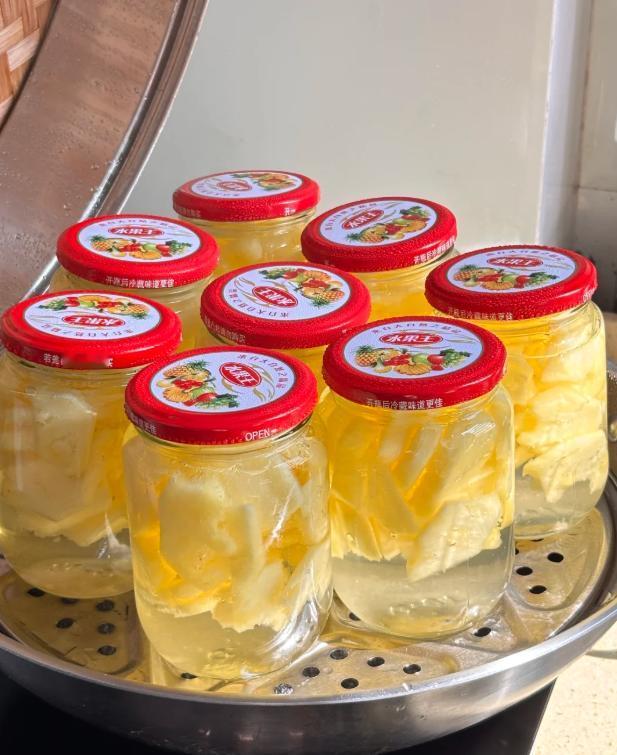 以前咱们买罐头，总会听到家里人说，少吃点，罐头里面加的防腐剂，吃着不健康，我也