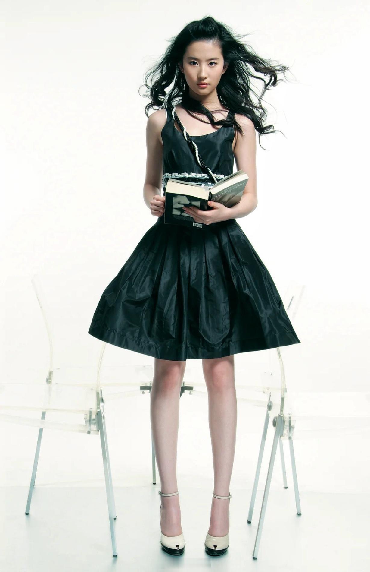 电影旧相簿子鲜甜唯美的生果女孩，19岁的刘亦菲🍎🍏——刘亦菲for《电影