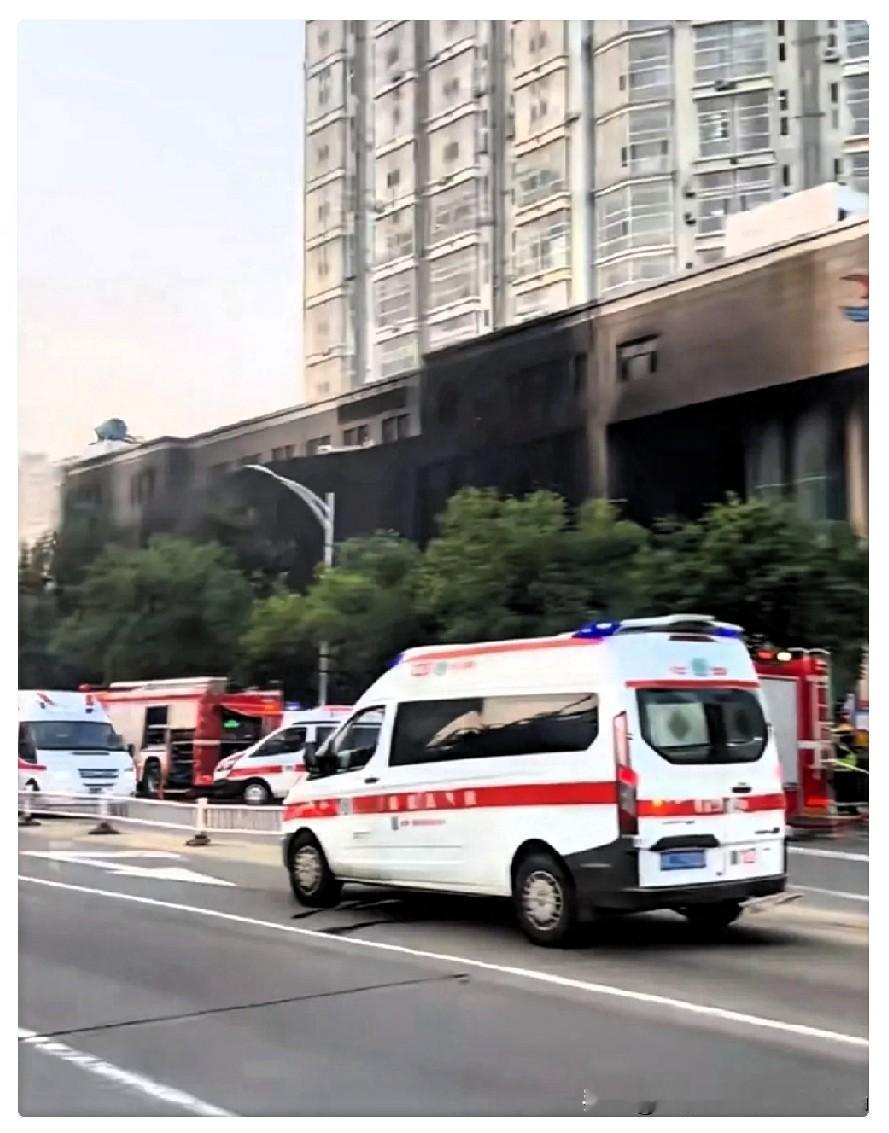 看了秦皇岛起大火的商铺，我立马给自己定了三条居家保命的小规矩。第一，坚决
