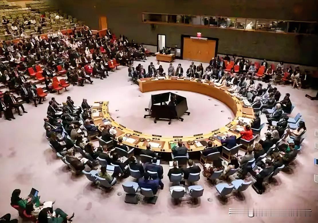 【日船被驱离钓鱼岛，日本告上安理会，中方舌战群儒，轻飘飘回4个字】​我海警在钓