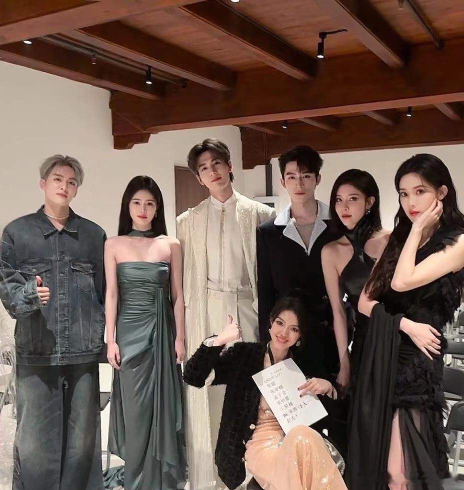 谁能想到这张封神了，白鹿的三个破万男主