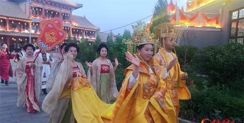 甘州府城：又见隋唐繁华6月26日傍晚时分，夕阳西下，余晖如金，洒在张掖大地上…