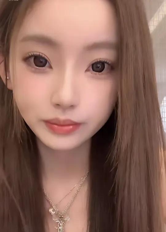 王思聪是不是脸盲啊他找的对象都像是流水线出来的论素颜还得黄一鸣先不说漂不