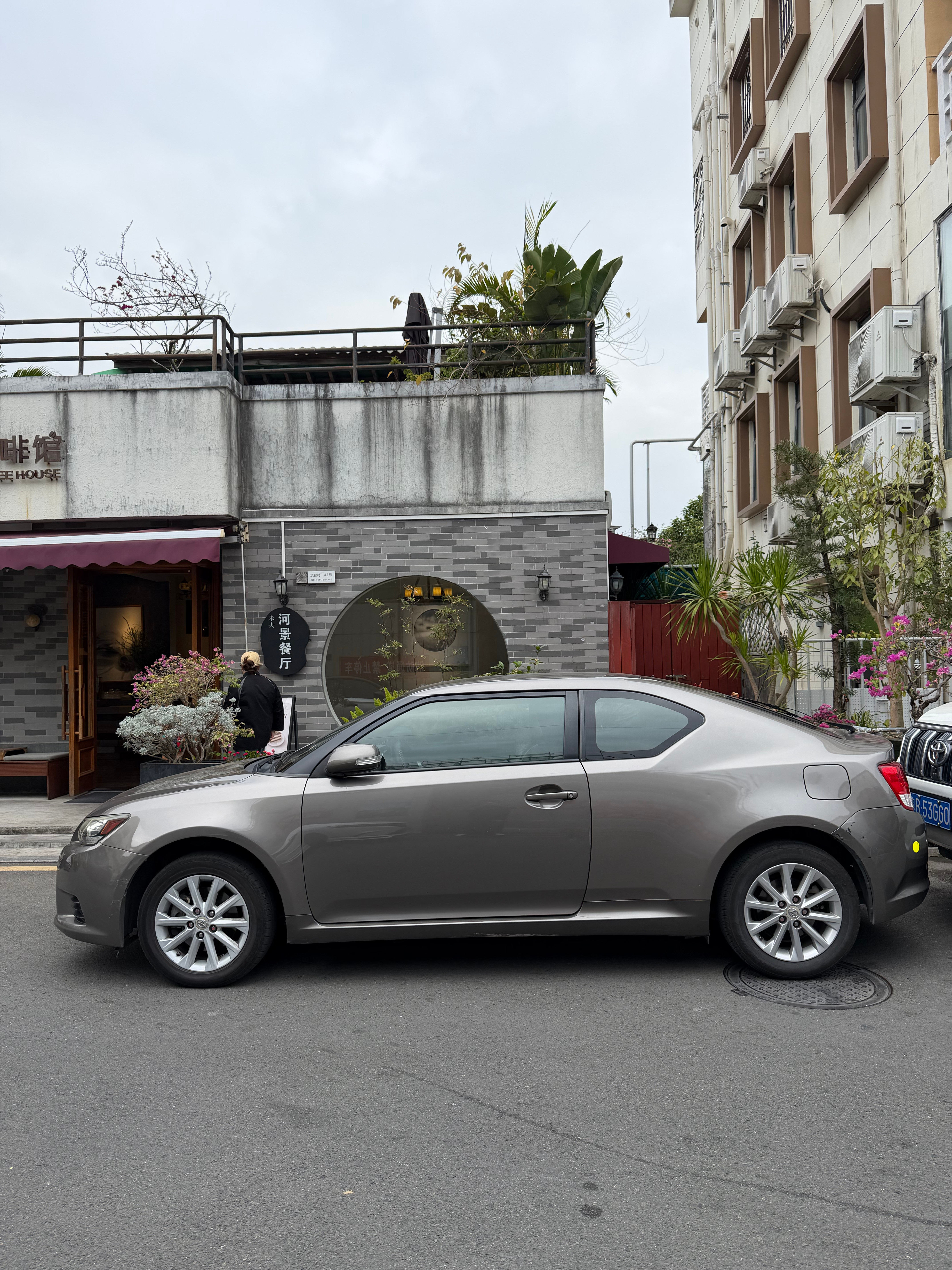 这台车，有认识的网友吗，我觉得认识的人极少，我不认识，双门版的丰田