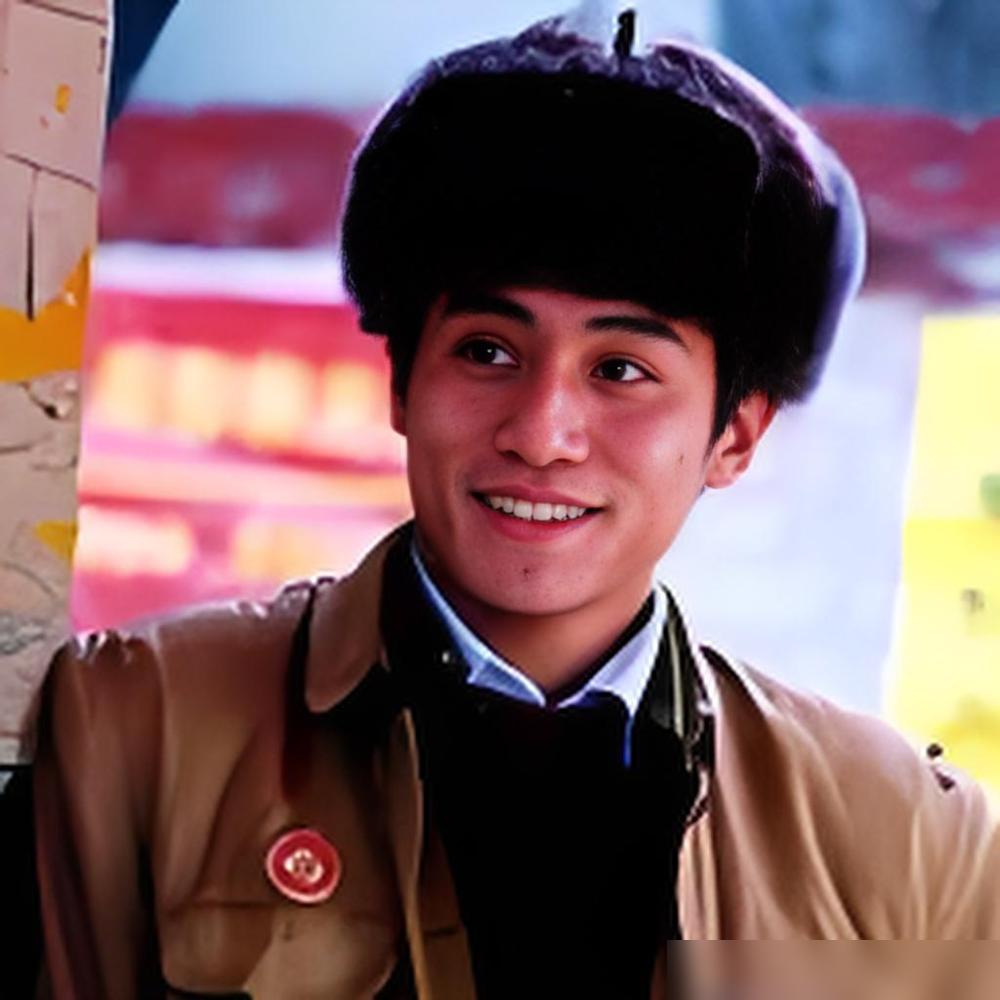 别再吹钟跃民了。他的人生根本不是什么传奇，是一张隐形的权力价目表。你以为的下