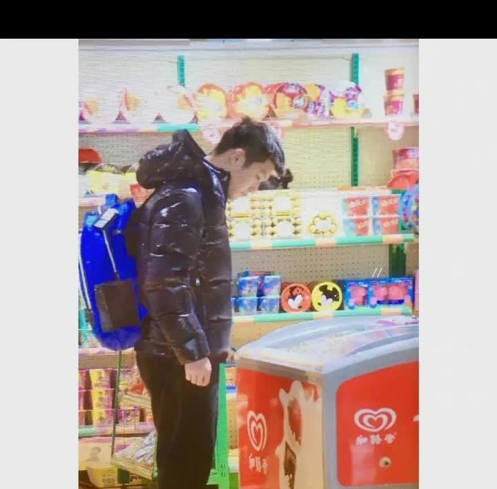 奶没了！小胖炸毛整个八一队冲进食堂抓“盗奶贼”少年樊振东每天最后