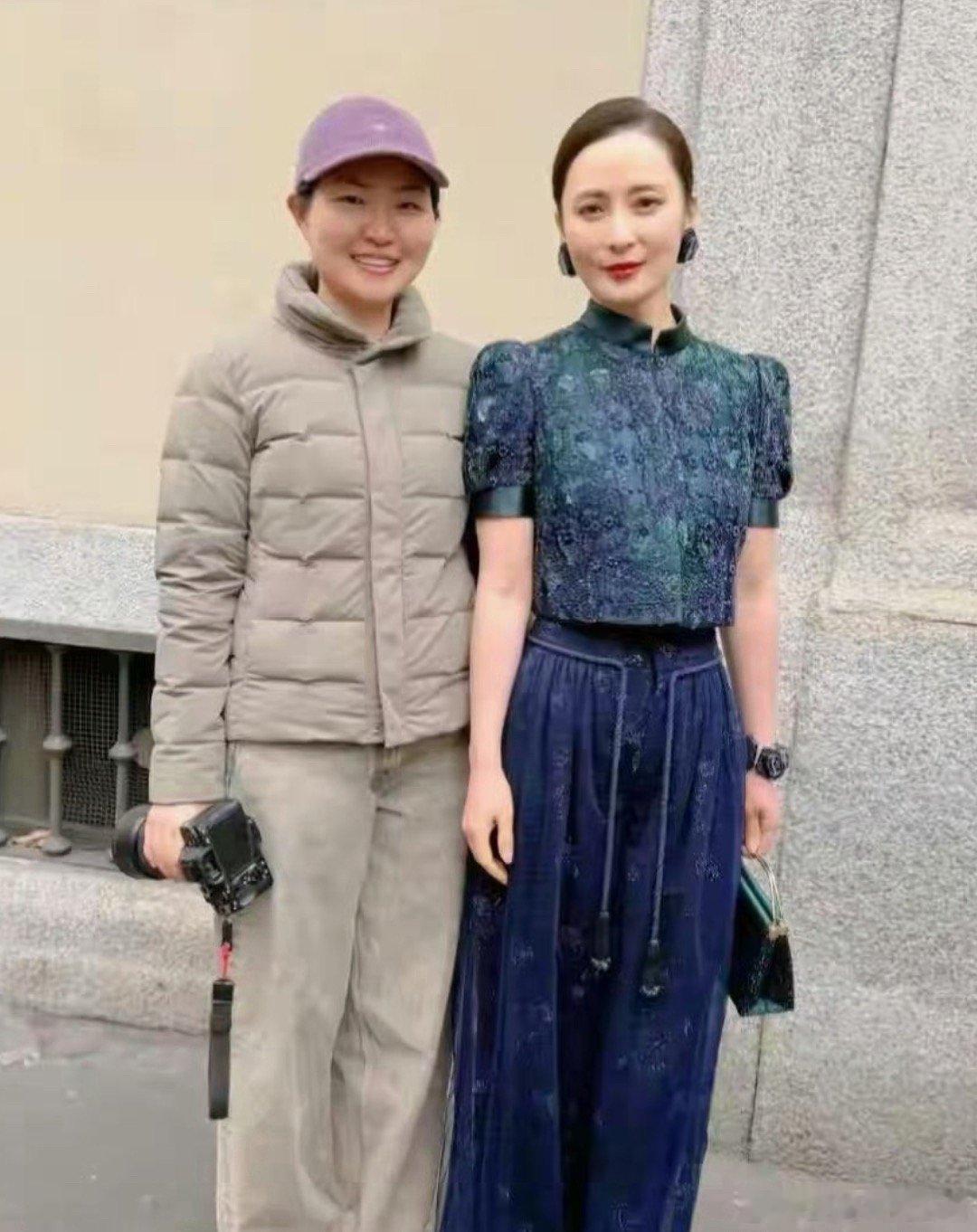 不装嫩不医美！50岁蒋勤勤意大利街拍封神，她用行动告诉我们要从容老去