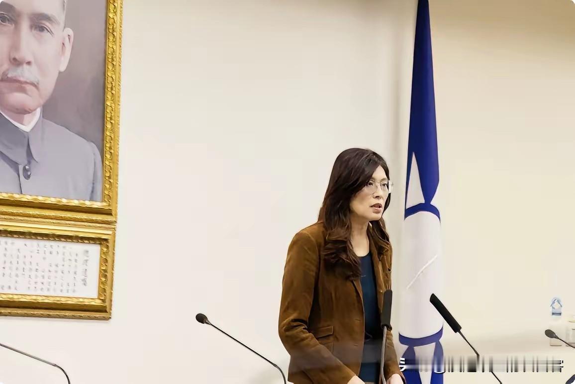 中国台湾省，郑丽文得知香港新界大埔屋邨宏福苑多栋住宅楼发生火灾的消息后，心情沉重