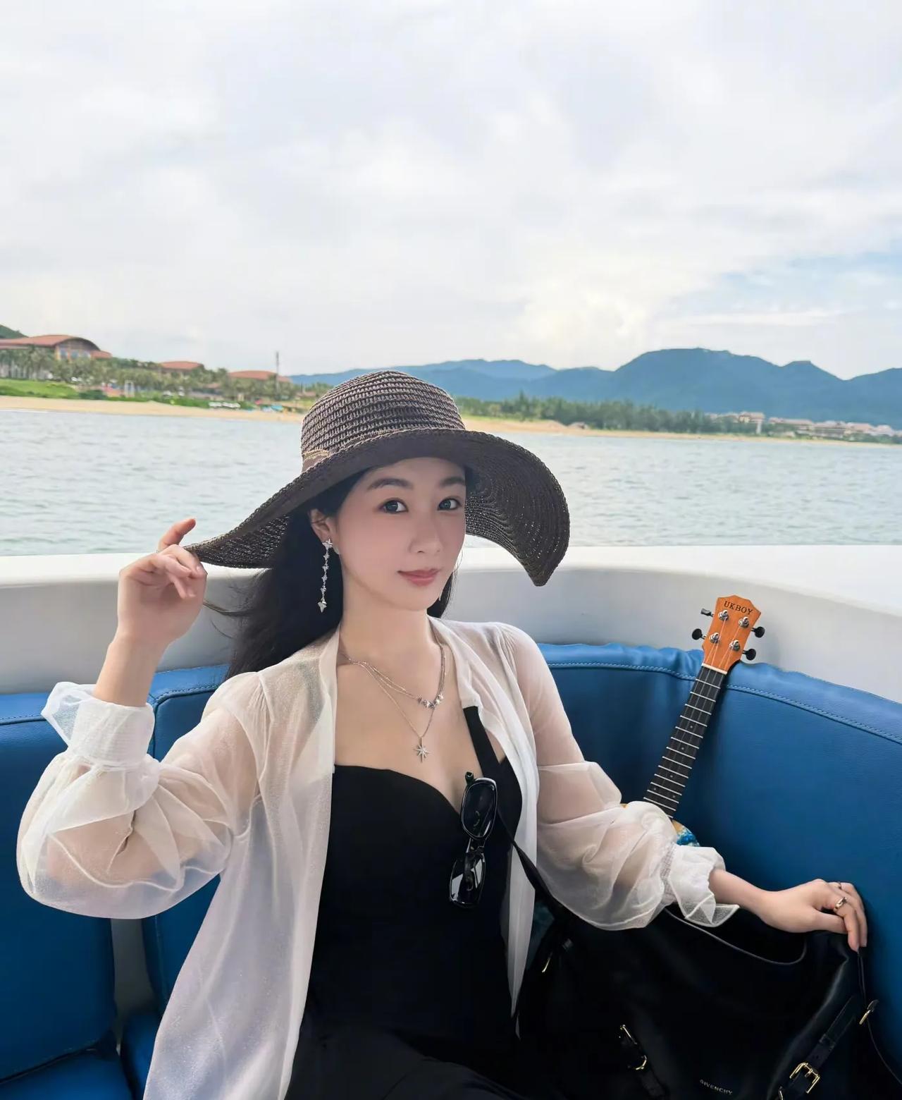 杨紫为什么没去飞天奖现场？原因很简单，不是她太忙了没时间，而是因为她知道飞天