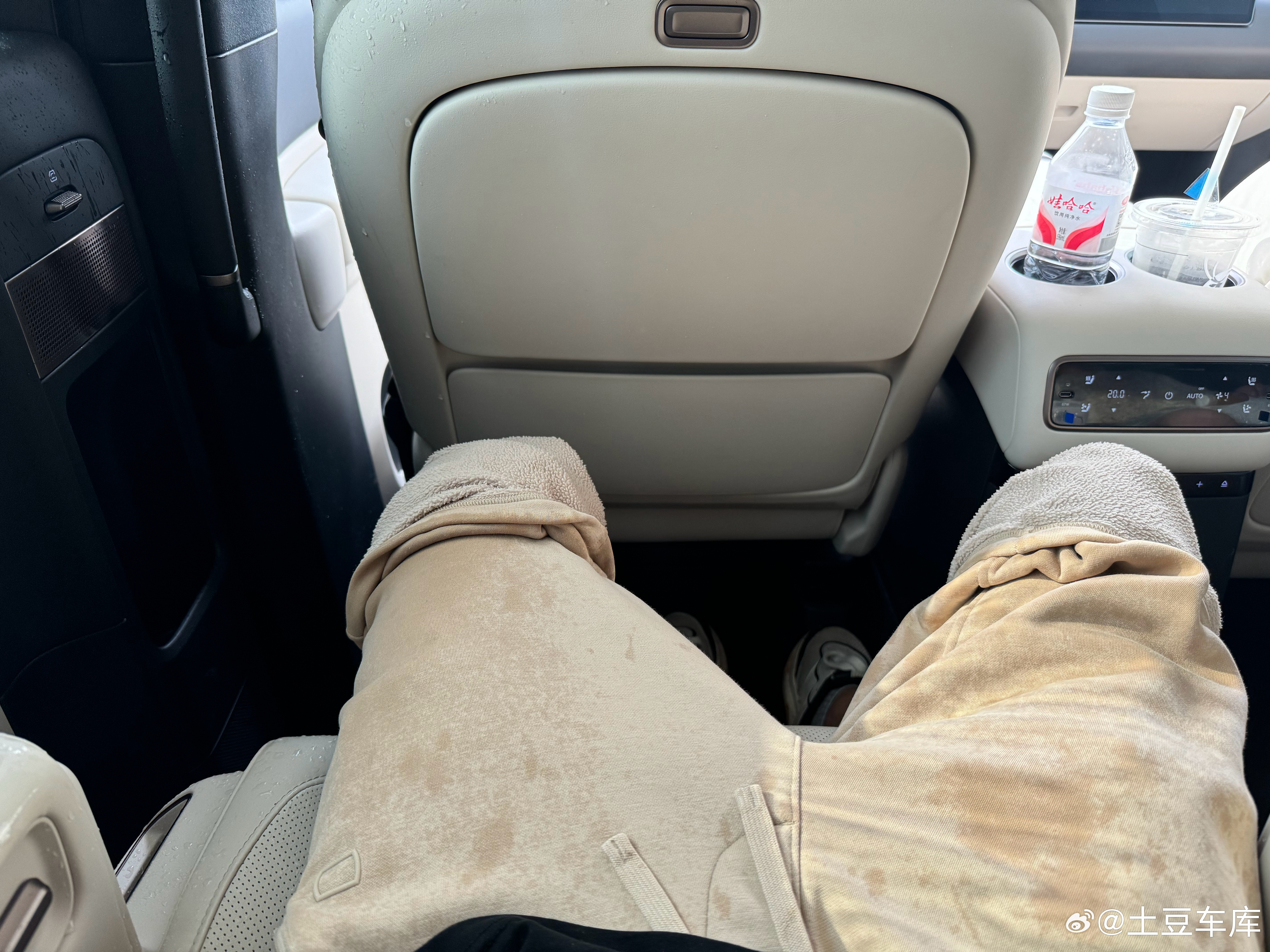 我刚下杆子就下起了暴雨[？？？][？？？]一边太阳一边下雨​​​