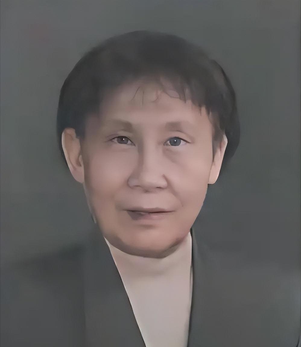 泪目！2024年，南京一女子在废品站发现一股科学家的手稿，不忍心丢弃的她花60块