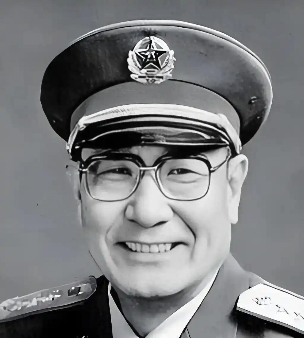16岁被俘的国民党重机枪手，46年后成为上将1948年，沈阳战俘营，一个1