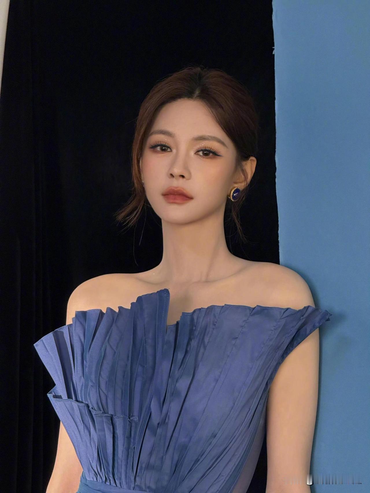 36岁的沈梦辰告诉大家一个道理那就是不管前辈有多包容，男朋友多有背景，在职场