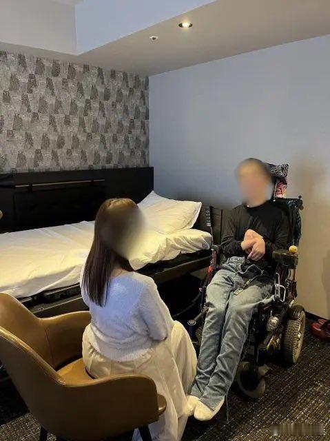 日本这个新闻属实有点“点进去之前以为是段子，点进去以后发现人家还真认真做了”。一位30多岁的介护福祉
