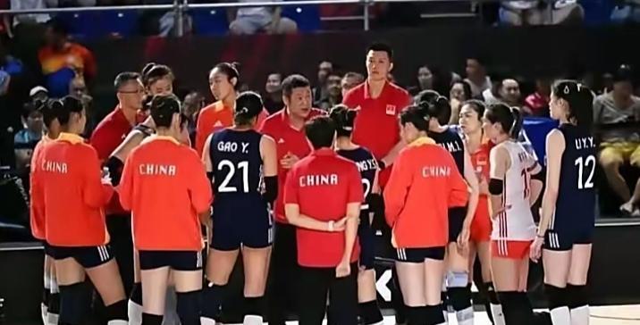 这回真是亏大了！中国女排这届世锦赛无缘八强，意大利、巴西、土耳其、日本、美国、波