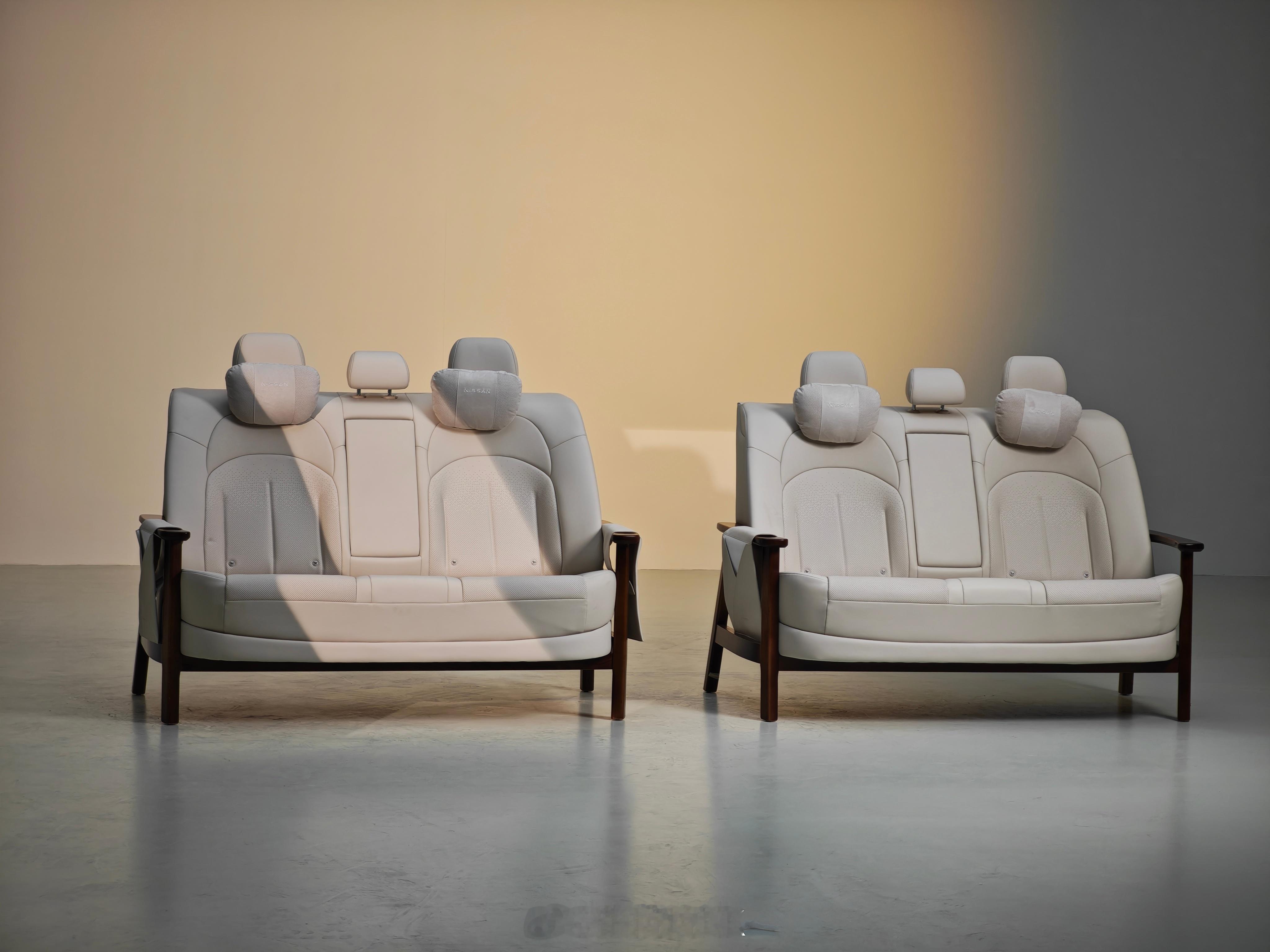 开箱百万级后排大沙发大沙发来了！还好影棚够大，放三四个大沙发不是问题。大家家